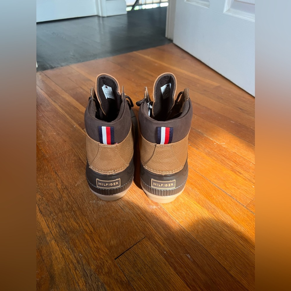 NEW WITH TAG | Men’s Padded Memory Foam Tommy Hilfiger Duck Boots (Size 11) - Picture 3 of 8